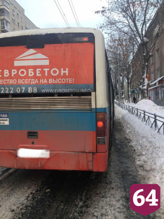 Автобус сбил 15-летнюю девочку в центре Саратова 