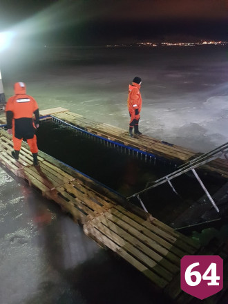 Саратовцы на Крещение окунались в волжские купели
