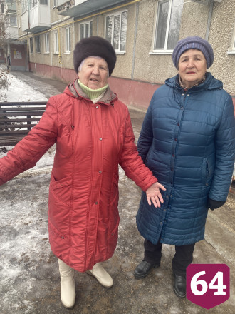 В Саратове жильцы многоэтажек поздравили коммунальщиков с Новым годом