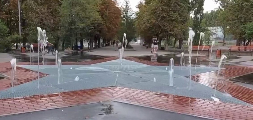 Вандалы повредили фонтан в саратовском парке