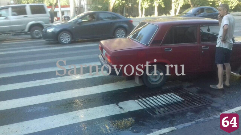 В Саратове водитель «Жигулей» сбил пешехода на «зебре»