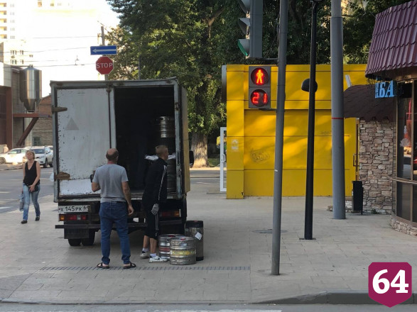 Жители Саратова призывают не пить пиво в старом баре