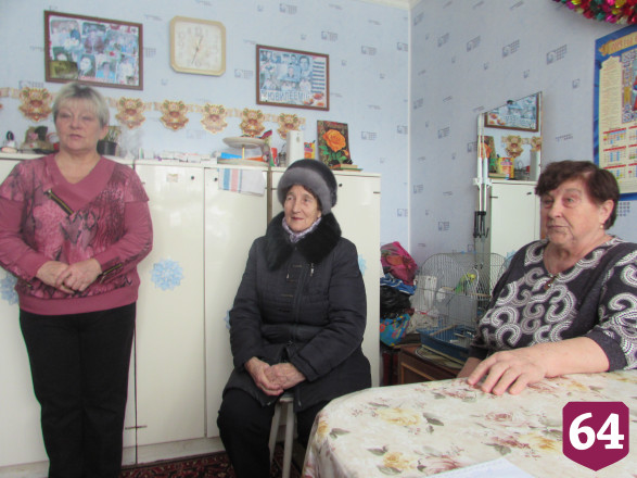 Жители сел Татищевского района начали пить воду из-под крана