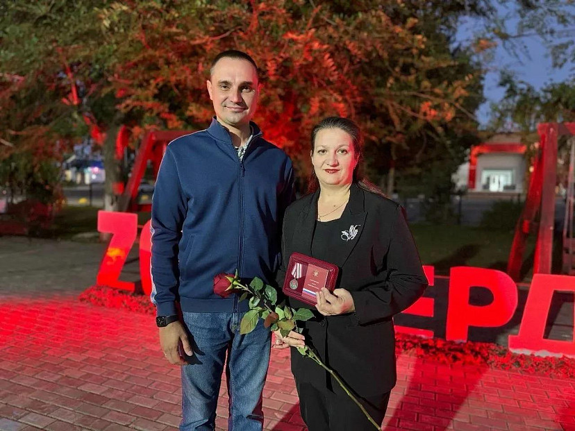 Питерский район активно помогает фронту