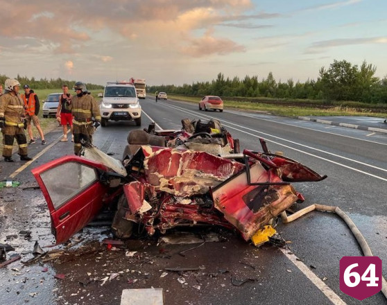 Количество жертв аварии под Саратовом выросло до 4