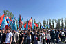 Тысячи саратовцев пришли в День Победы к мемориалу «Журавли» 