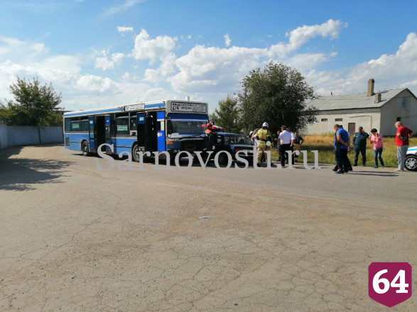Под Саратовом в ДТП с автобусом погиб водитель легковушки