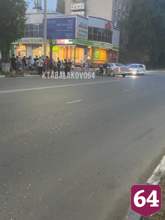 Под Саратовом иномарка и питбайк не поделили «гоночную полосу»