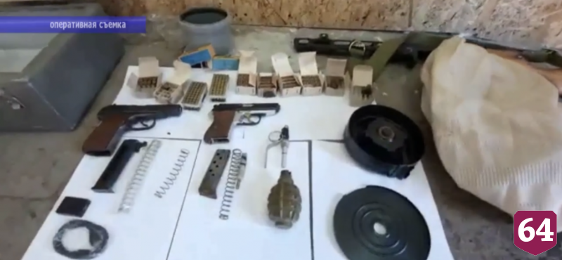 В гараже саратовца обнаружили арсенал оружия