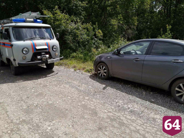 Спасатели нашли заблудившуюся в лесу пару