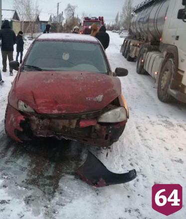 В завалившейся на бок «Калине» ранены 2 взрослых и 3 детей