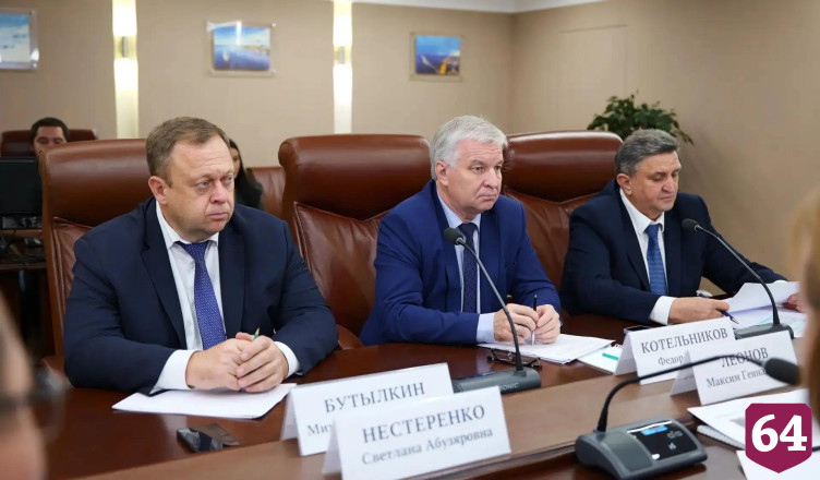 В Саратовской области сносят закрывающие обзор билборды