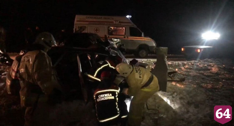 В аварии под Саратовом погибли два человека