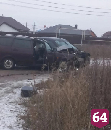 Пять человек пострадали в ДТП с такси под Саратовом