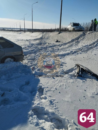 Пенсионер на легковушке слетел в кювет на окраине Саратова