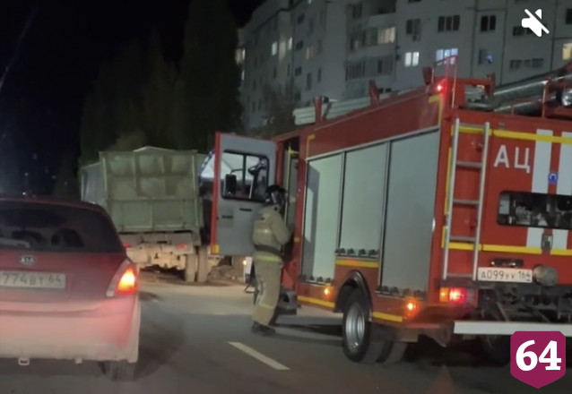 Под Саратовом пьяный водитель грузовика протаранил три машины