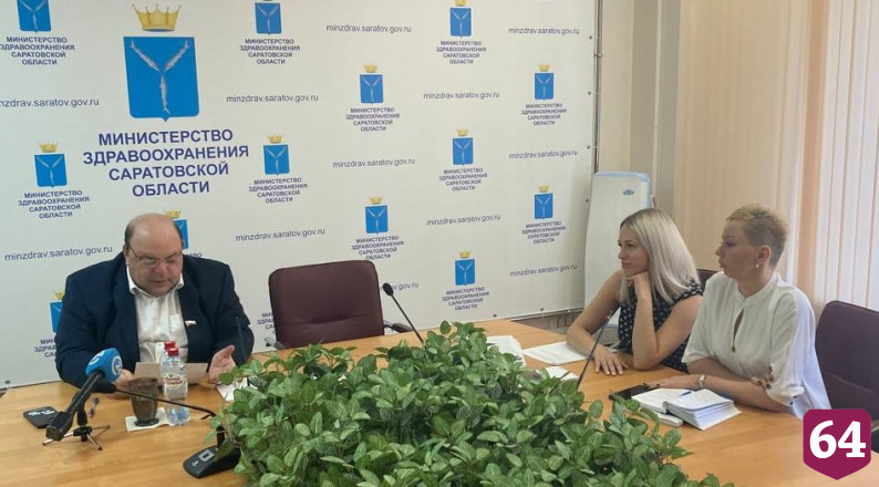 Министр рекомендовал саратовцам назальную вакцину от коронавируса