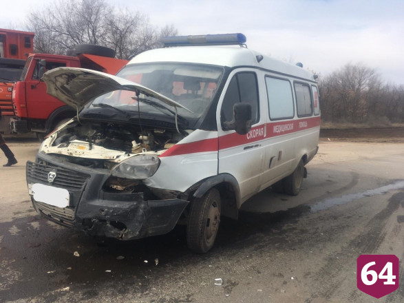 Пассажирка «Рено» пострадала в ДТП со «скорой»