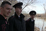 Под Саратовом спасли упавшего в реку и вцепившегося в ветку мужчину