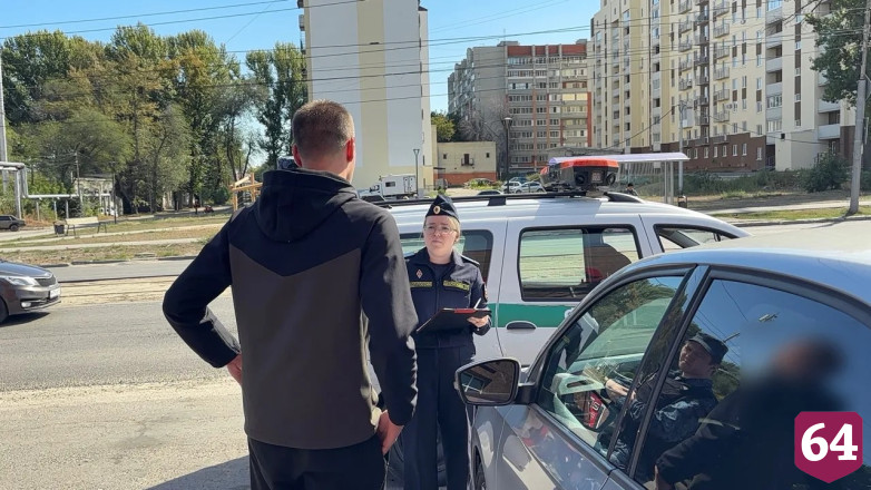 Жительница Саратова погасила десятки штрафов после ареста иномарки 