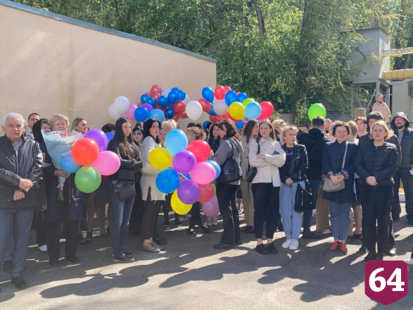 В саратовских школах прозвучал последний звонок