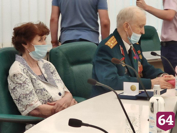 В правительстве в День семьи угощали вареньем и играли Штрауса 
