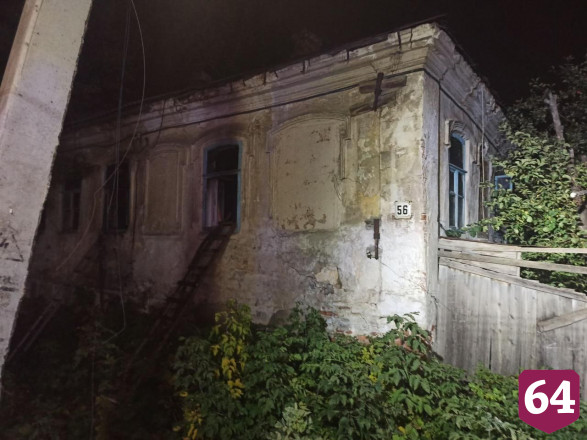 Трое пьяных граждан чуть не сгорели на пожаре в расселенном доме