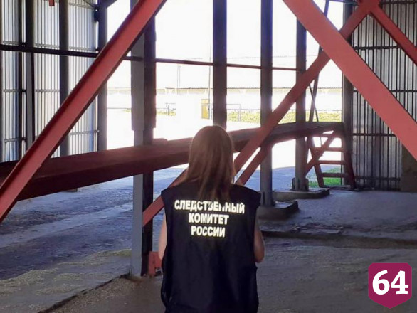 Молодой мужчина задохнулся в емкости с зерном под Саратовом