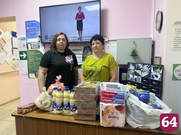 Саратовские женщины сварили бойцам варенье из яблок летних сортов