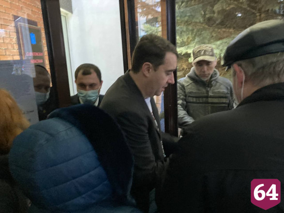 В Саратове противники вакцинации штурмовали областную думу