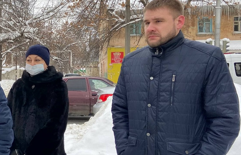 В Саратове для уборки снега не хватает дворников 