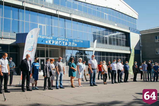 В День физкультурника в Саратове обновили Доску почета
