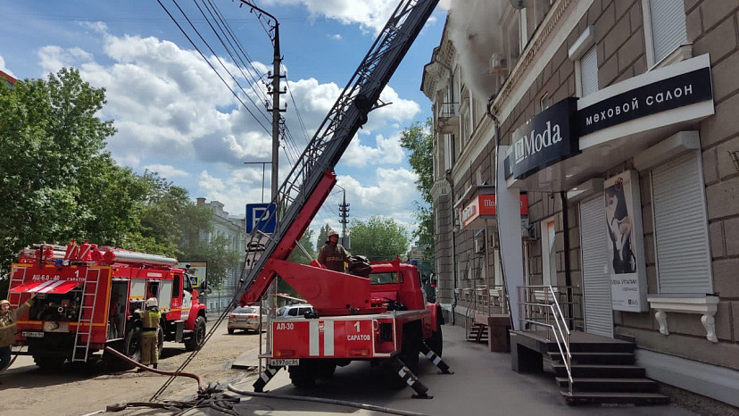 Пожарные тушили квартиру в доме на Вольской