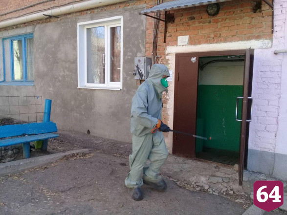 Карантин за сутки нарушили 12 жителей Ершова 