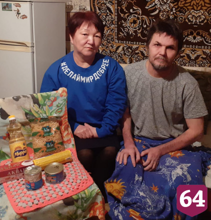 Саратовские бабушки испекли пирожки ко Дню инвалидов