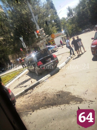 В столкновении двух иномарок в Саратове ранены два человека