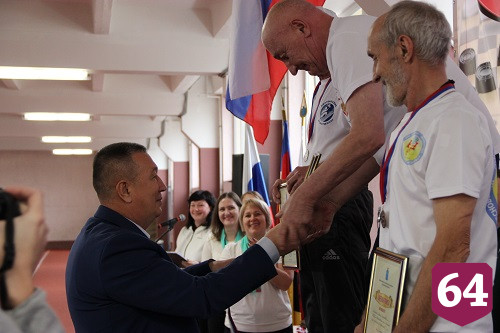 Команда Энгельсского дома-интерната стала победителем первой спартакиады для пожилых граждан 