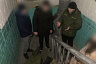 Житель Энгельса пытался изнасиловать женщину в подъезде и получил 5 лет 