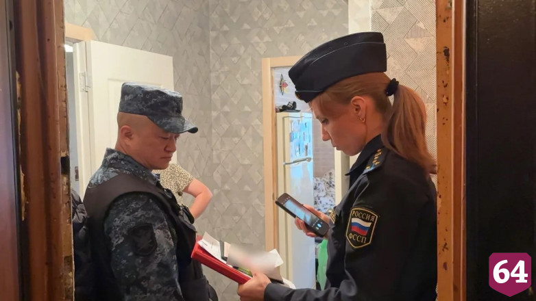Приставы арестовали имущество саратовцев со стотысячными долгами за тепло 