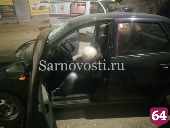 В Саратове водитель «Гранты» снес забор и погиб