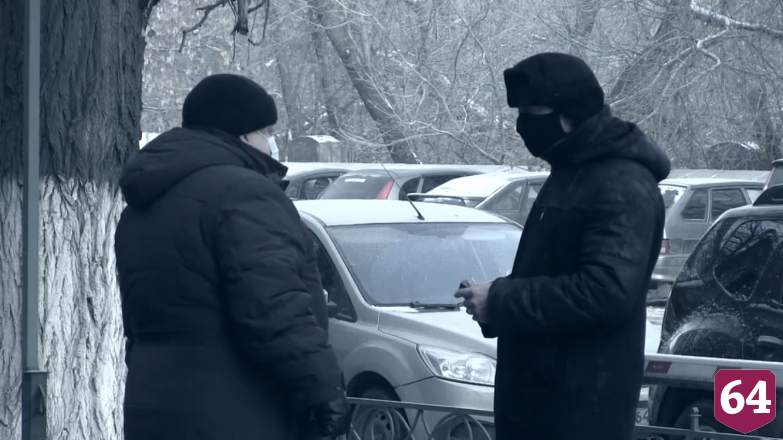 Мошенник выманил у саратовца «Айфон» и сдал в комиссионку
