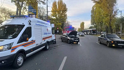 Два человека пострадали в столкновении автобуса с «Ладой» в Саратове