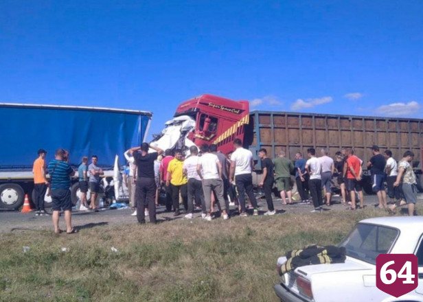 В автокатастрофе с саратовской фурой под Ульяновском погибли 16 человек