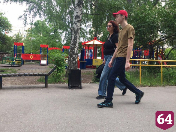 В Саратове нарушители самоизоляции облюбовали аллею Героя Романова