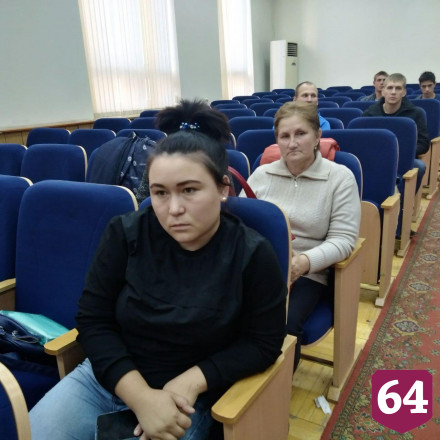  В Саратове ключи от квартир получили еще 29 детей-сирот