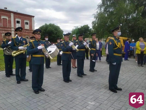 Шествие в Петровске возглавили военнослужащие 60-й Таманской ракетной дивизии