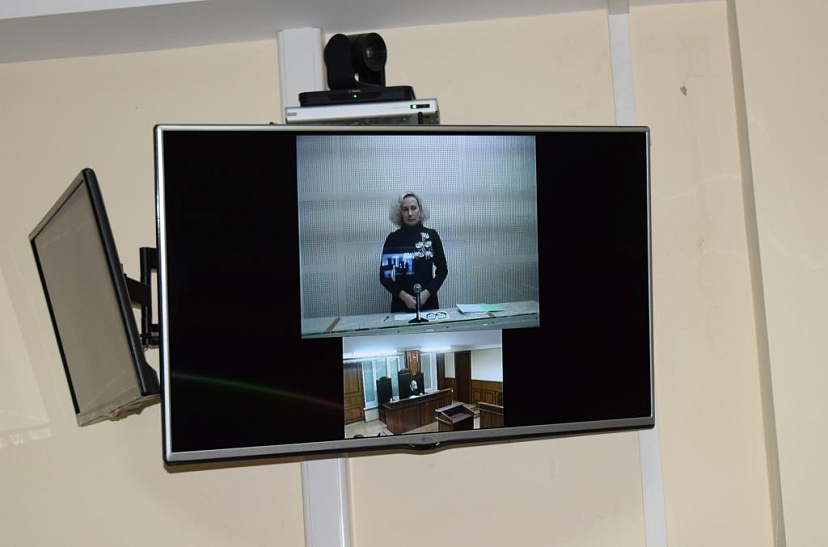 Обвиняемая в убийстве матери с ребенком просила подругу обеспечить ей алиби