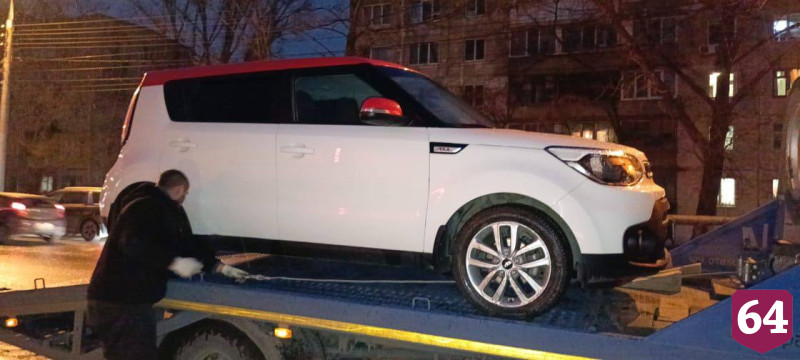 Саратовские приставы изъяли купленную у алиментщика иномарку 
