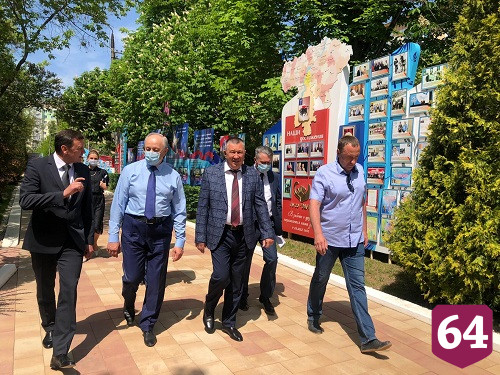 Губернатор поблагодарил коллектив Энгельсского дома-интерната за труд