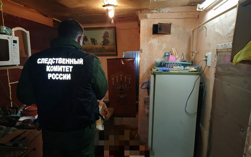 В частном доме обнаружили зарезанного мужчину 